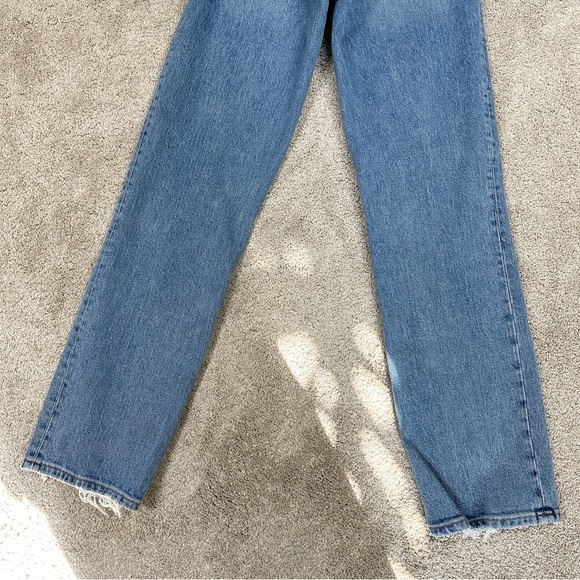 SOLD | Abercrombie & Fitch The ‘90s Straight Ultra High Rise Jeans Criss-Cross - Picture 8 of 15